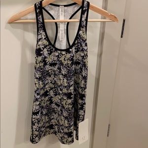 Lululemon Cool Racerback size 6 floral tank 💛NWT